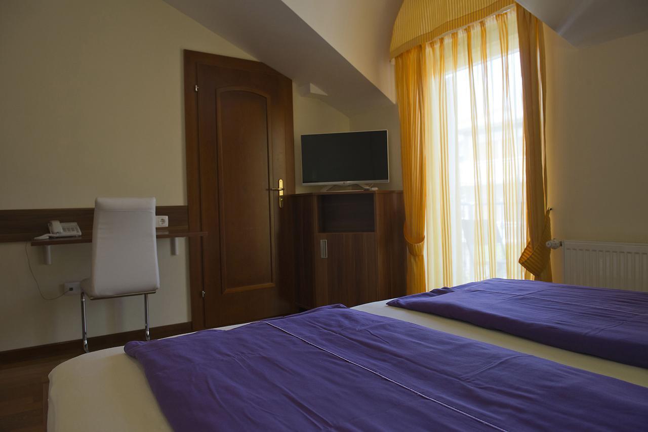 Hotel Pansion Maestral Novi Vinodolski Exterior foto